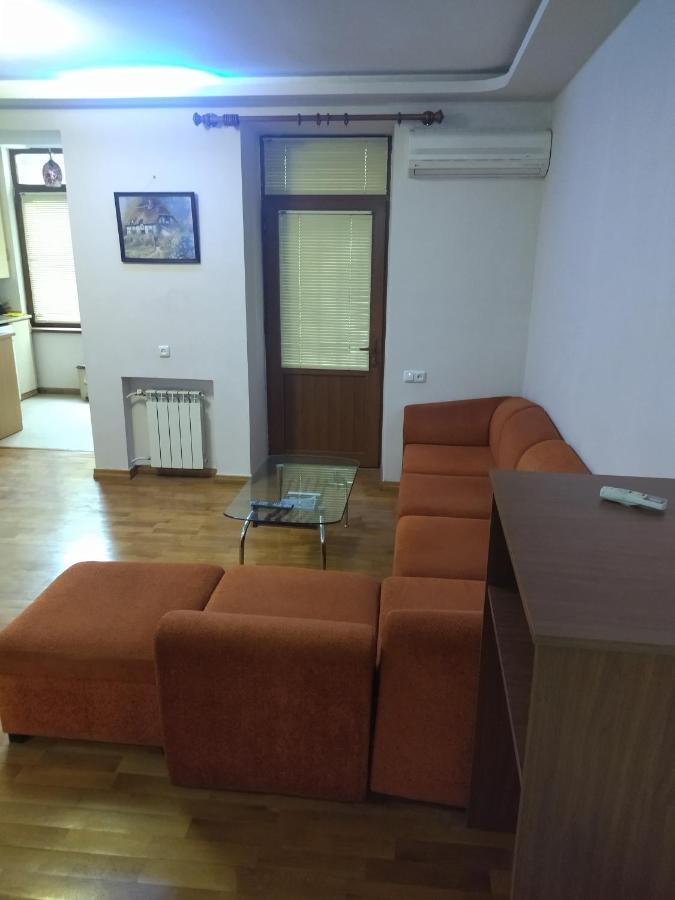 Abovyan 36 Apt & Tour Γιερεβάν Εξωτερικό φωτογραφία